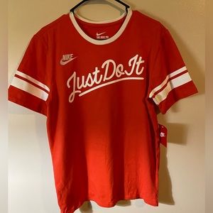 Mens medium Brand New Nike Tee